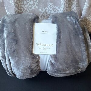 Threshold Plush Grey Throw Blanket NWT